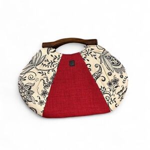 1154 Lill Studio Red and Cream reversible hand bag with Wooden Handle